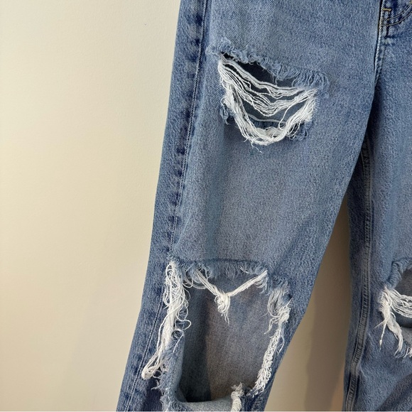 We The Free Free People Lita Light Wash Distressed High-Waisted Slim Leg Jean 28 - Picture 3 of 6